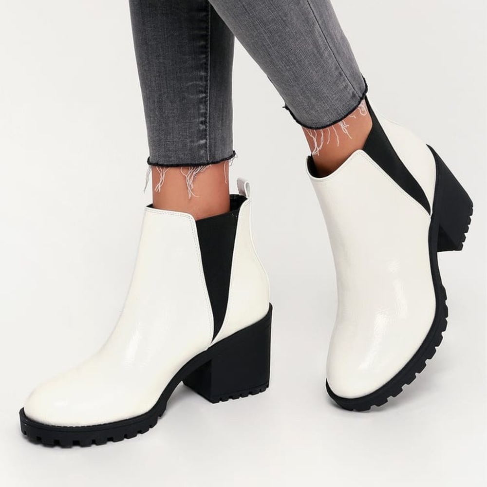 WHITE CHUNKY BOOTS